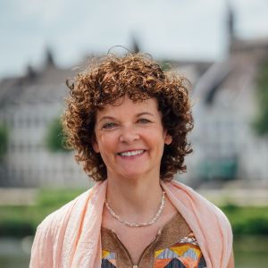 Dr. Resie Moonen